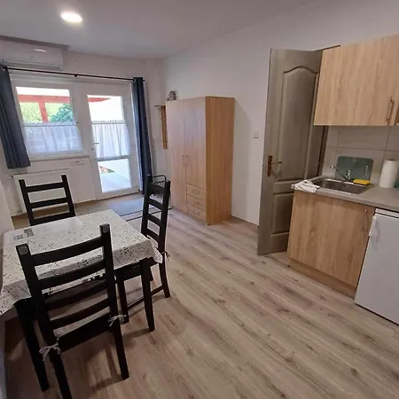 Mini Zoo Apartman Nagykanizsa Exterior photo